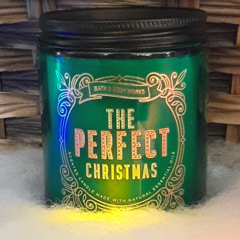 Bath and Body Works The Perfect Christmas single wick candle! ❄️🌲